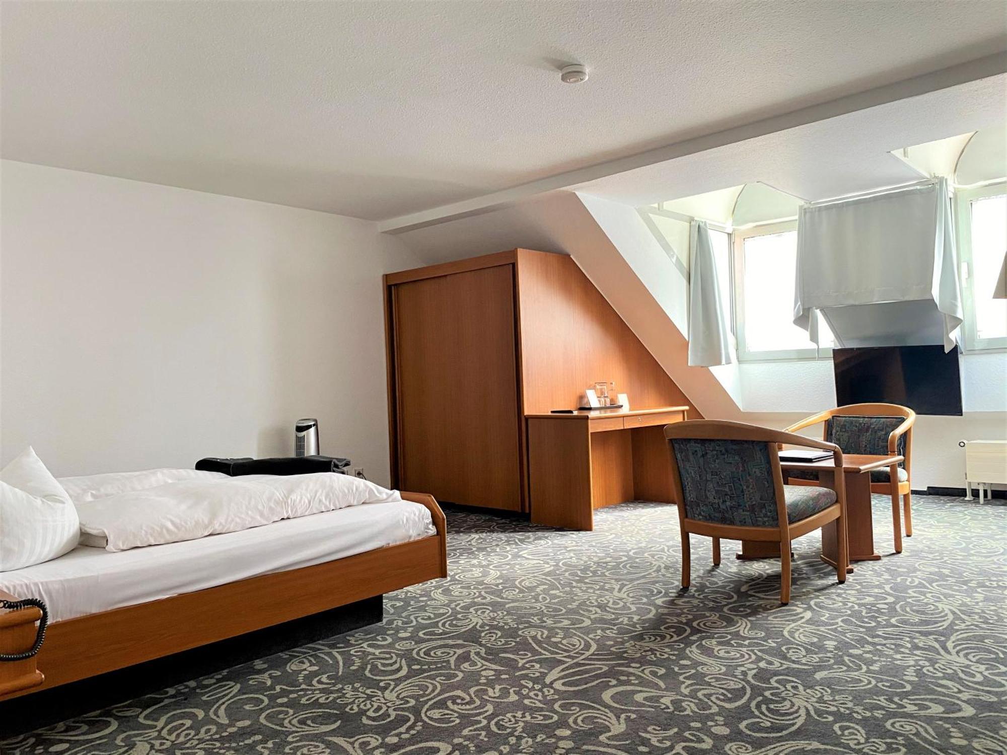 Alfa Hotel Karlsruhe Exteriör bild