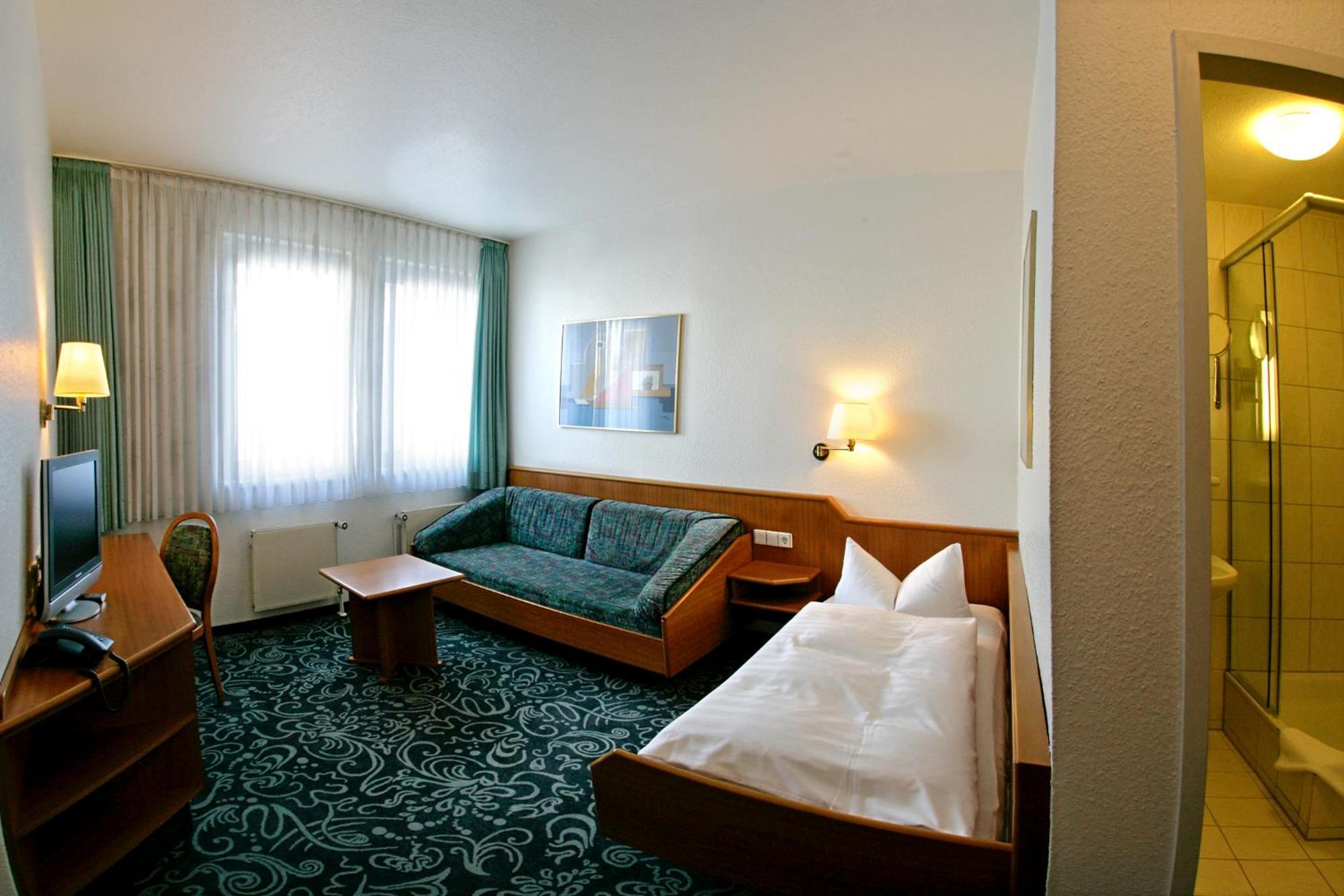 Alfa Hotel Karlsruhe Exteriör bild