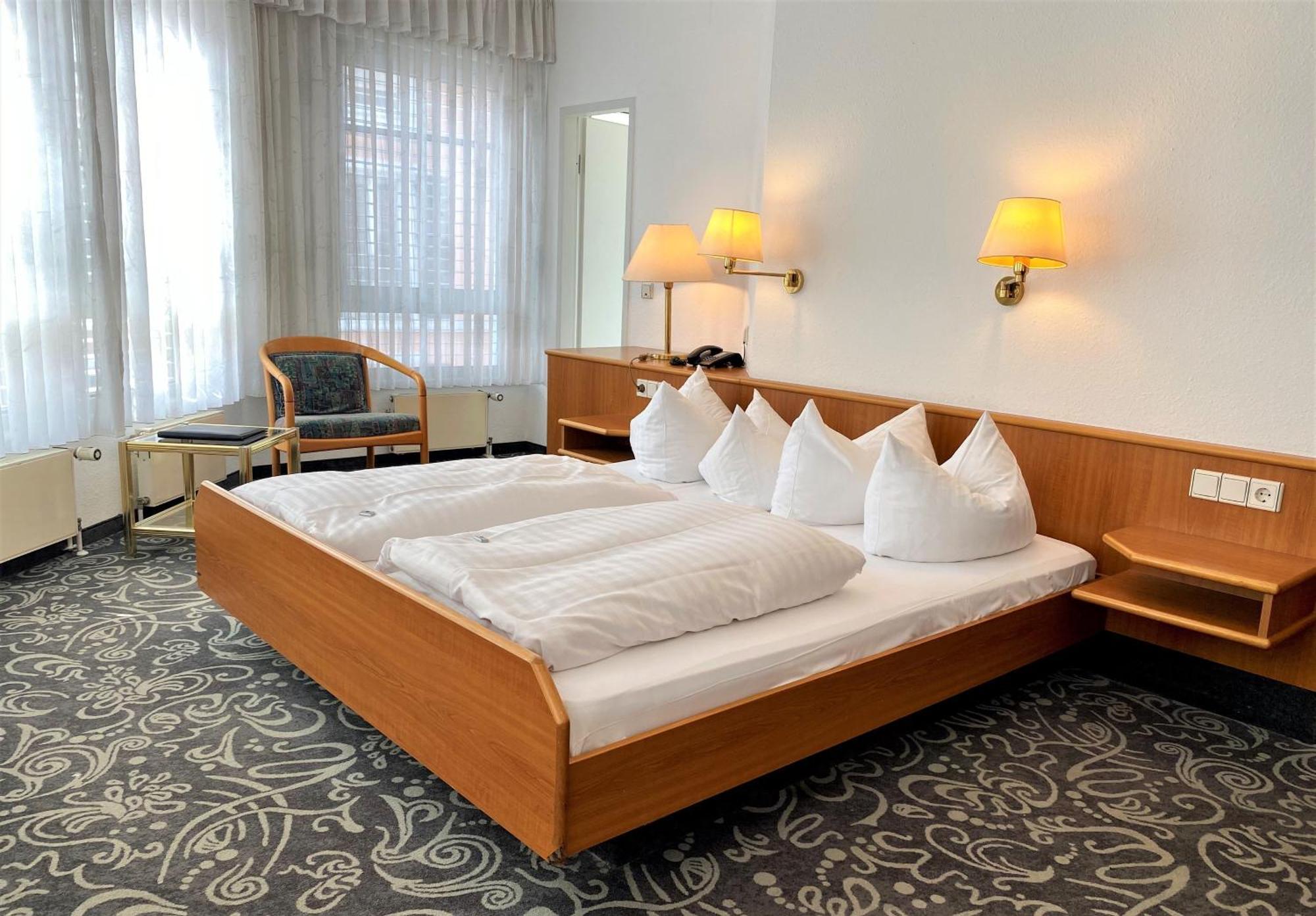 Alfa Hotel Karlsruhe Exteriör bild