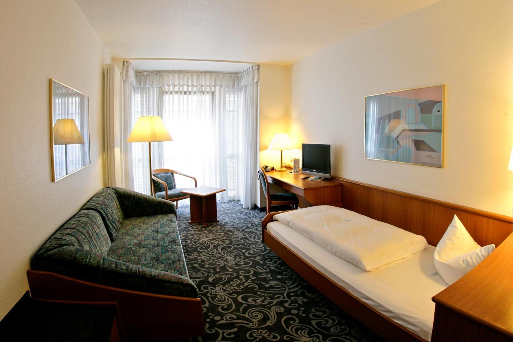 Alfa Hotel Karlsruhe Exteriör bild